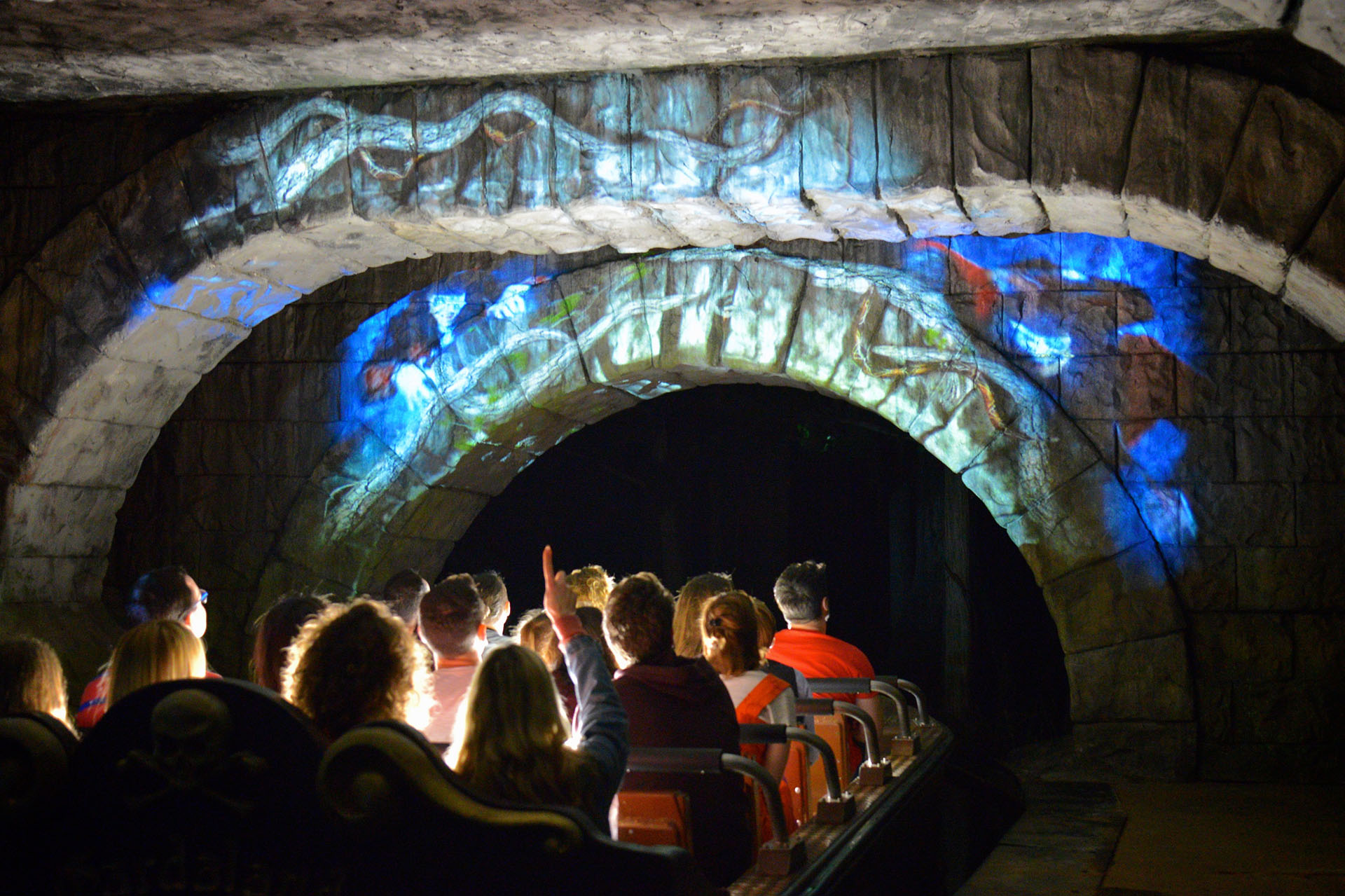 Gardaland Park - I Corsari: la Vendetta del Fantasma - Tunnel with Video Mapping