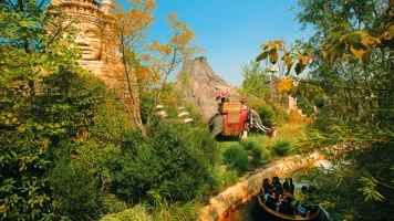 Gardaland Park - Jungle Rapids - Avvistamento elefante