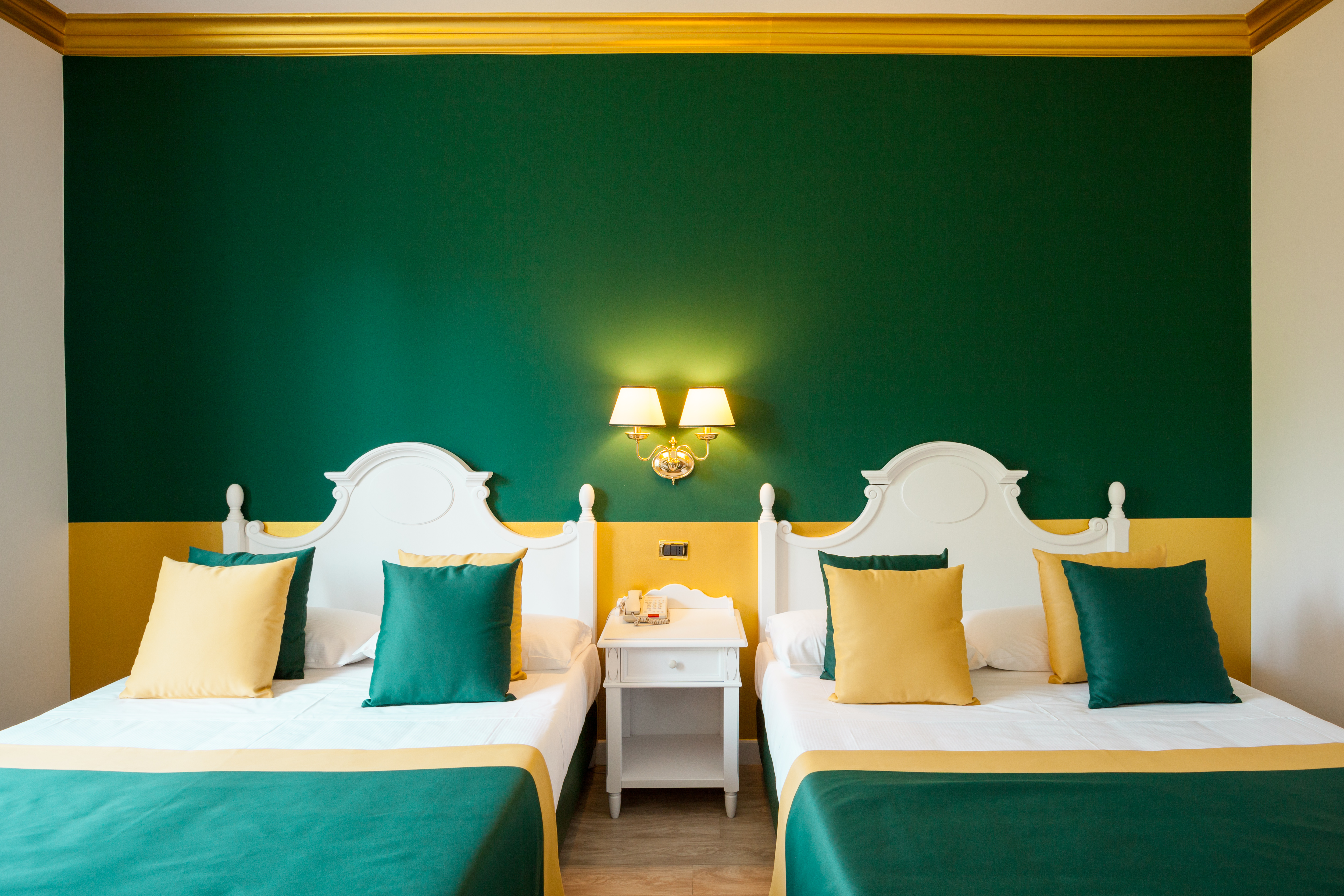 Gardaland Hotel - Classic-Vierbett-Familienzimmer - französische Betten